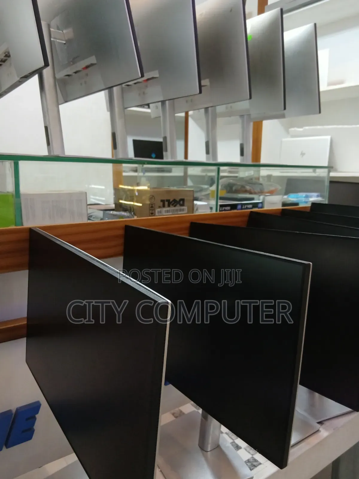 27 Inch Monitor