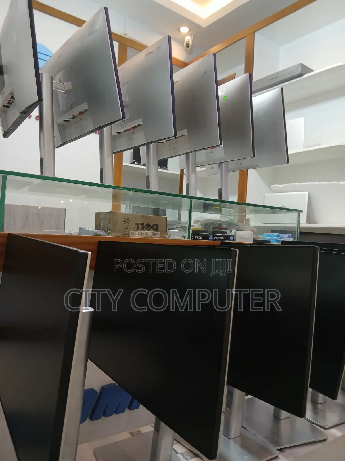 27 Inch Monitor