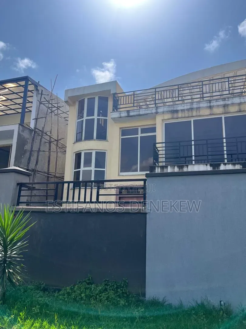 Furnished 4bdrm Villa in አያት, Bole for sale