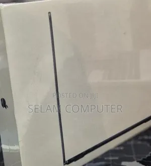 New Laptop Apple MacBook Pro 2022 M2 8GB Apple M2 SSD 256GB