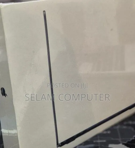 New Laptop Apple MacBook Pro 2022 M2 8GB Apple M2 SSD 256GB