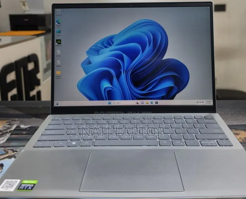 New Laptop Dell 16GB Intel Core i7 SSD 512GB