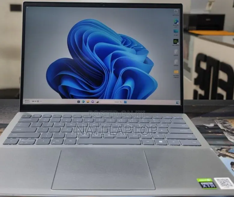 New Laptop Dell 16GB Intel Core i7 SSD 512GB