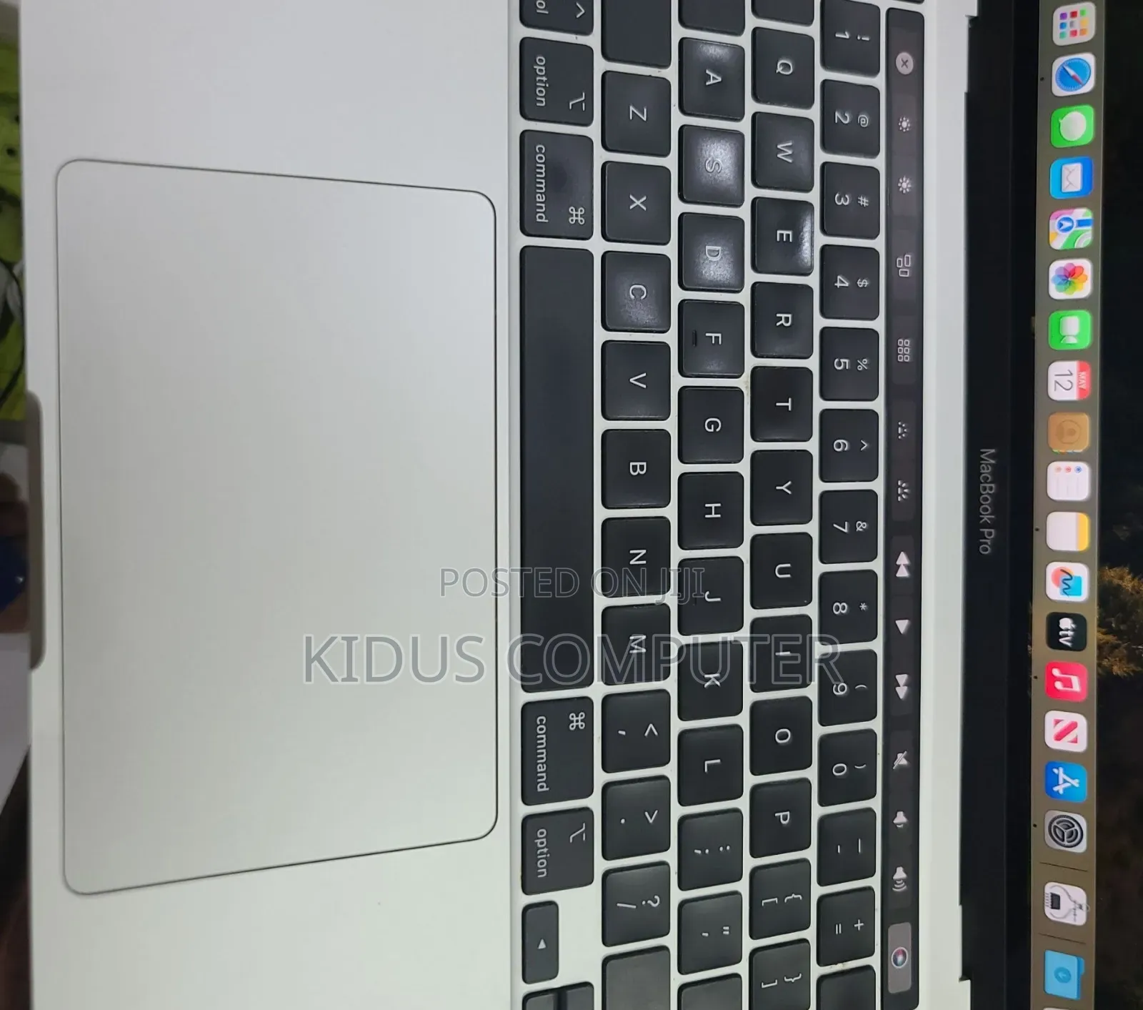 New Laptop Apple MacBook Pro 2020 M1 16GB Apple M1 SSD 256GB