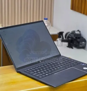 New Laptop HP Dragonfly G3 16GB Intel Core i7 SSD 512GB