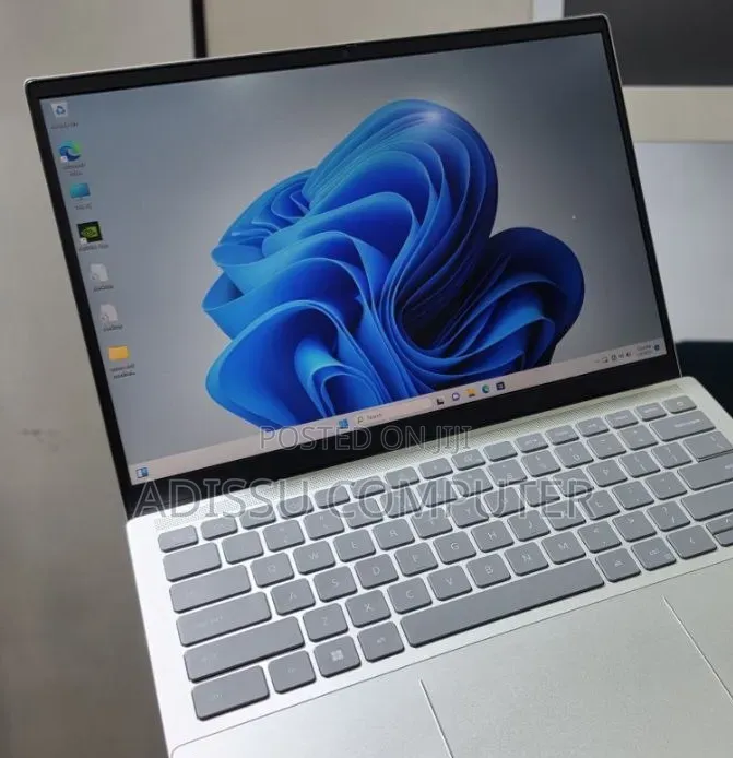 New Laptop Dell 16GB Intel Core i7 SSD 512GB
