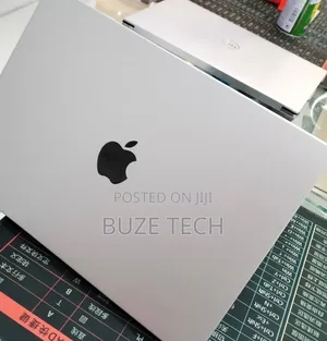 New Laptop Apple MacBook Pro 2025 M5 16GB Apple M5 Pro SSD 512GB