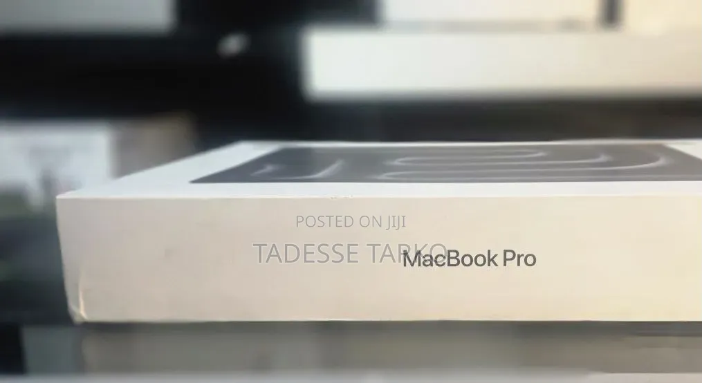 New Laptop Apple MacBook Pro 2026 M5 Max 128GB Apple M5 Max SSD 4T