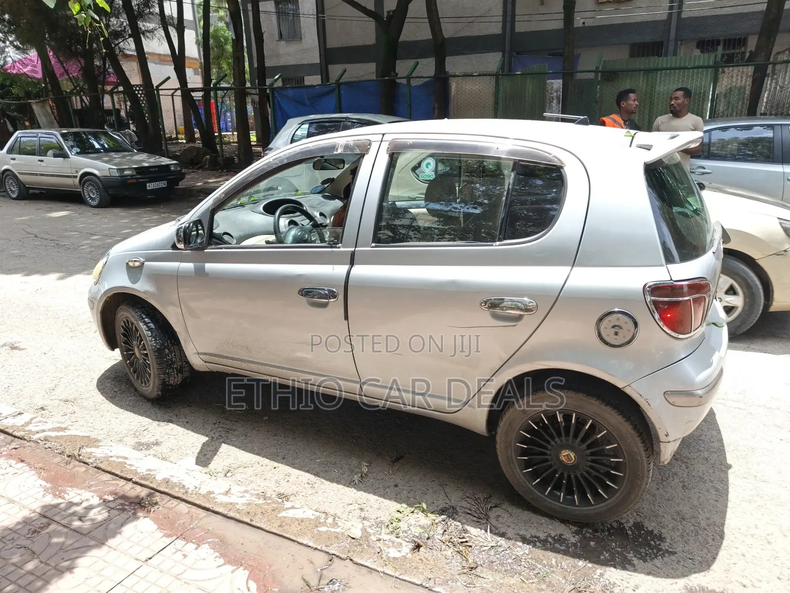 Toyota Vitz 2004 Silver