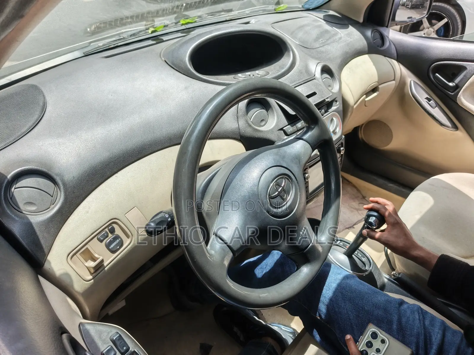 Toyota Vitz 2004 Silver