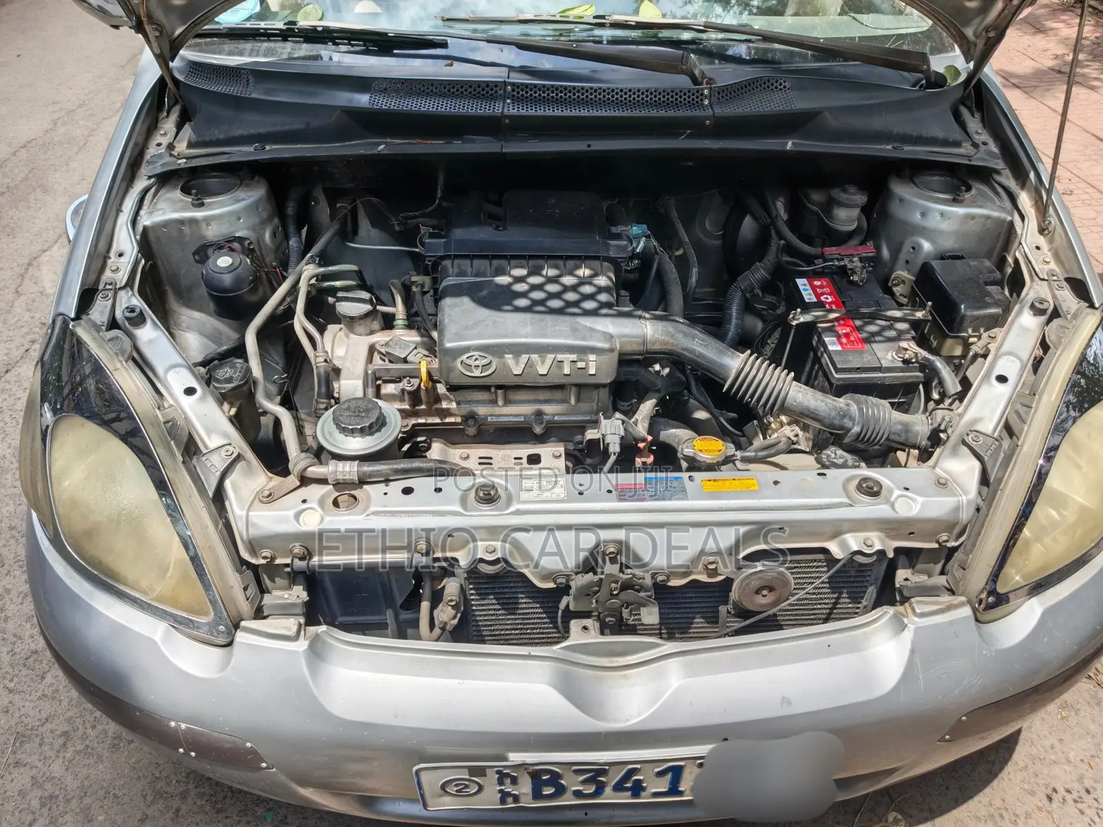 Toyota Vitz 2004 Silver
