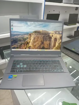 New Laptop MSI 16GB Intel Core i7 SSD 512GB