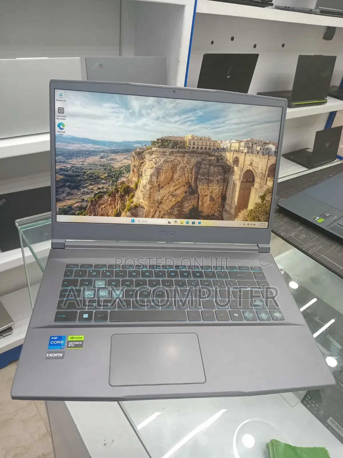 New Laptop MSI 16GB Intel Core i7 SSD 512GB