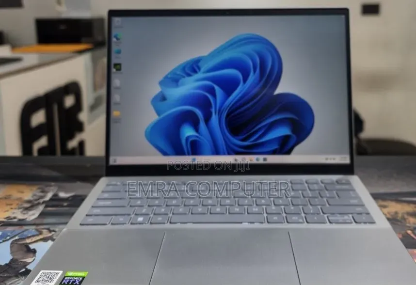 New Laptop Dell 16GB Intel Core i7 SSD 512GB
