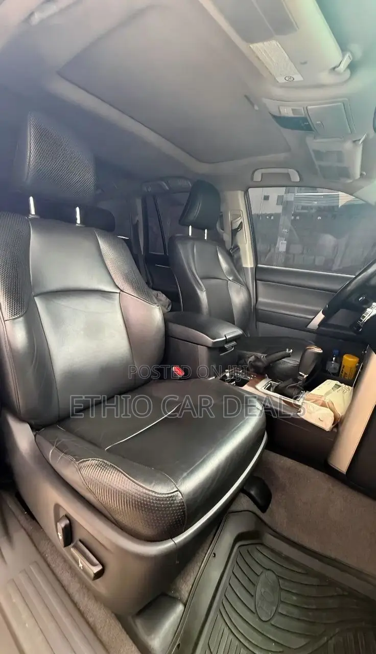 Toyota Land Cruiser Prado 2012 Silver