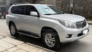 Toyota Land Cruiser Prado 2012 Silver