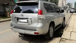 Toyota Land Cruiser Prado 2012 Silver