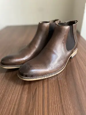 Clarks Men's Fashion Boots - High Quality Brown Leather