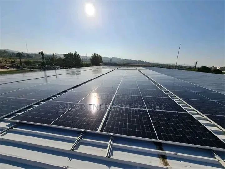 16 Solar Panel Invertor and Lithium Ion Batteries