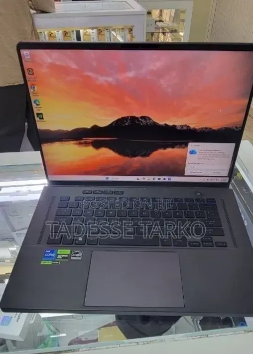 New Laptop Asus ROG Zephyrus G16 16GB Intel Core i7 SSD 512GB