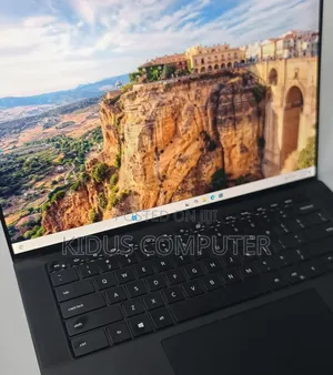 New Laptop Dell XPS 15 16GB Intel Core i7 SSD 512GB