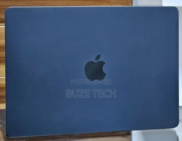 New Laptop Apple MacBook Air 2025 M4 16GB Apple M4 SSD 256GB
