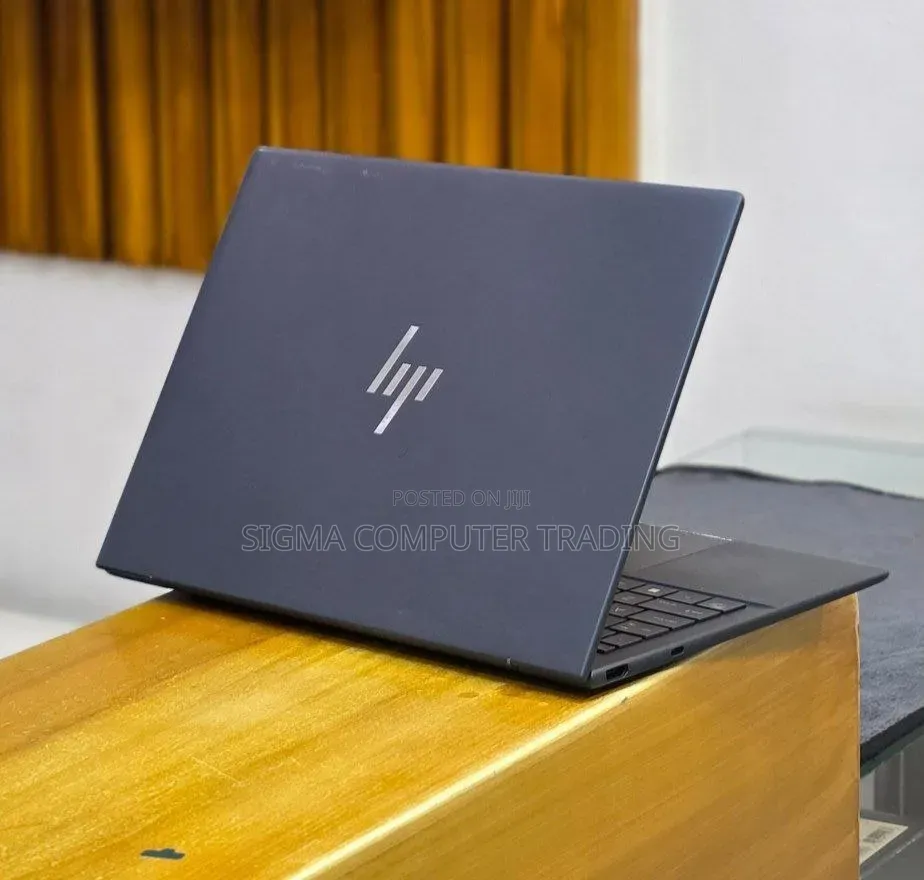 New Laptop HP Dragonfly G3 16GB Intel Core i7 SSD 512GB