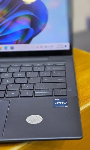 New Laptop HP Dragonfly G3 16GB Intel Core i7 SSD 512GB