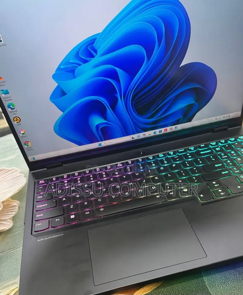 New Laptop Lenovo Legion Pro 7 32GB Intel Core i9 SSD 1T