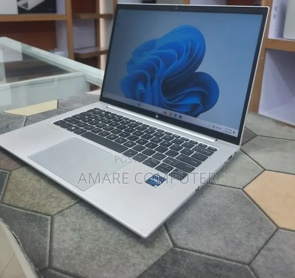 New Laptop HP EliteBook 840 G10 16GB Intel Core i5 SSD 512GB