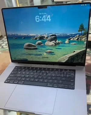 New Laptop Apple MacBook Pro 2019 16GB Apple M1 Pro SSD 512GB