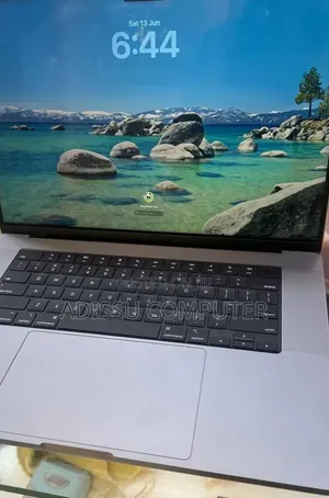 New Laptop Apple MacBook Pro 2019 16GB Apple M1 Pro SSD 512GB