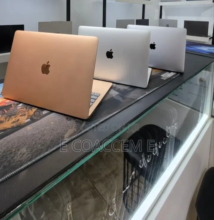 New Laptop Apple MacBook 8GB Apple M1 SSD 256GB