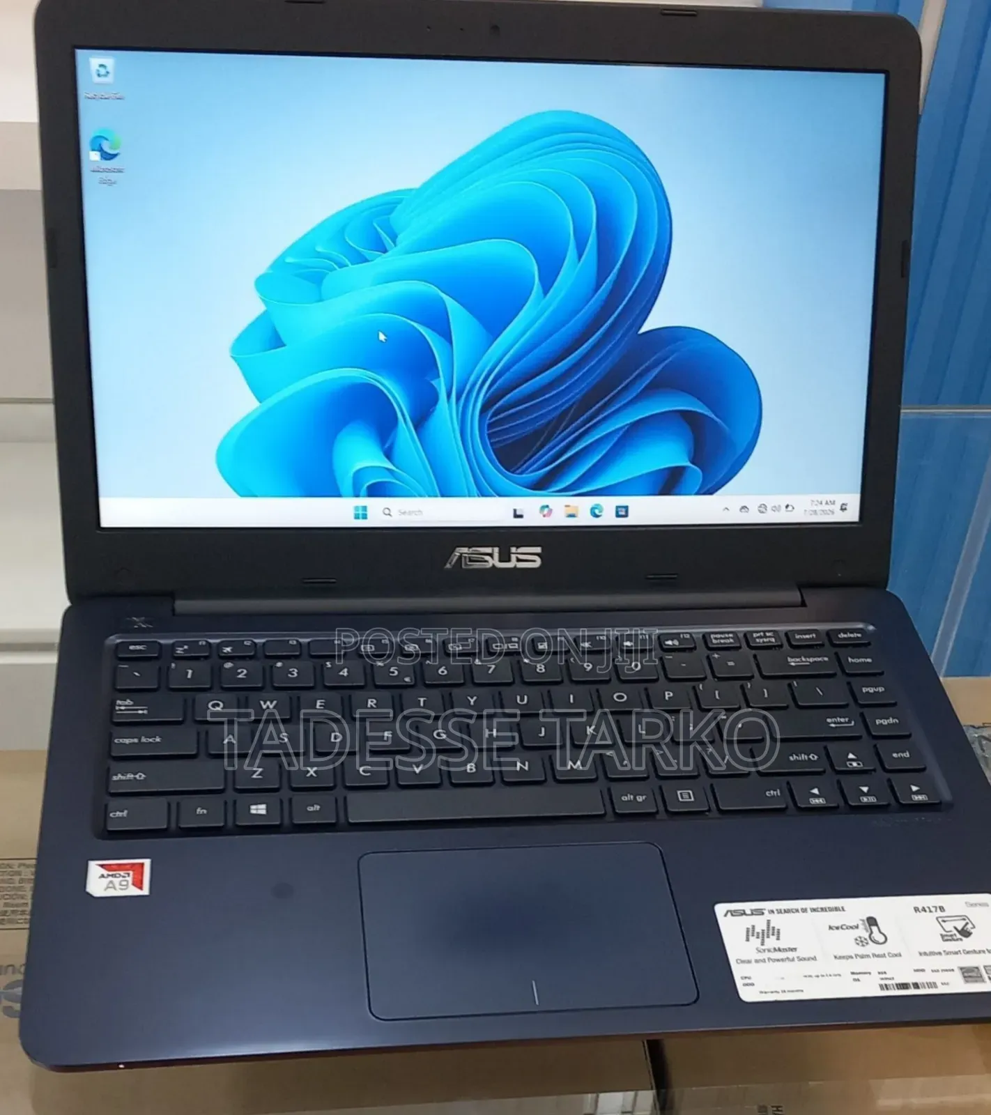New Laptop Asus 8GB AMD SSD 256GB