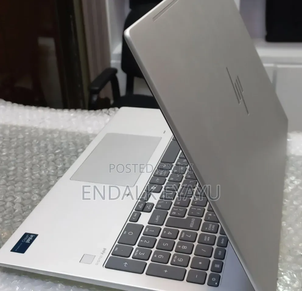 New Laptop HP 16GB Intel Core Ultra 7 SSD 512GB