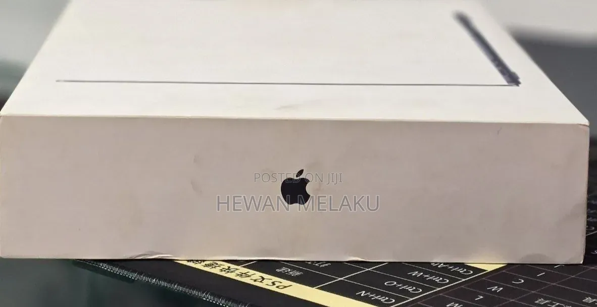 New Laptop Apple MacBook Air 2025 M4 16GB Apple M4 SSD 256GB