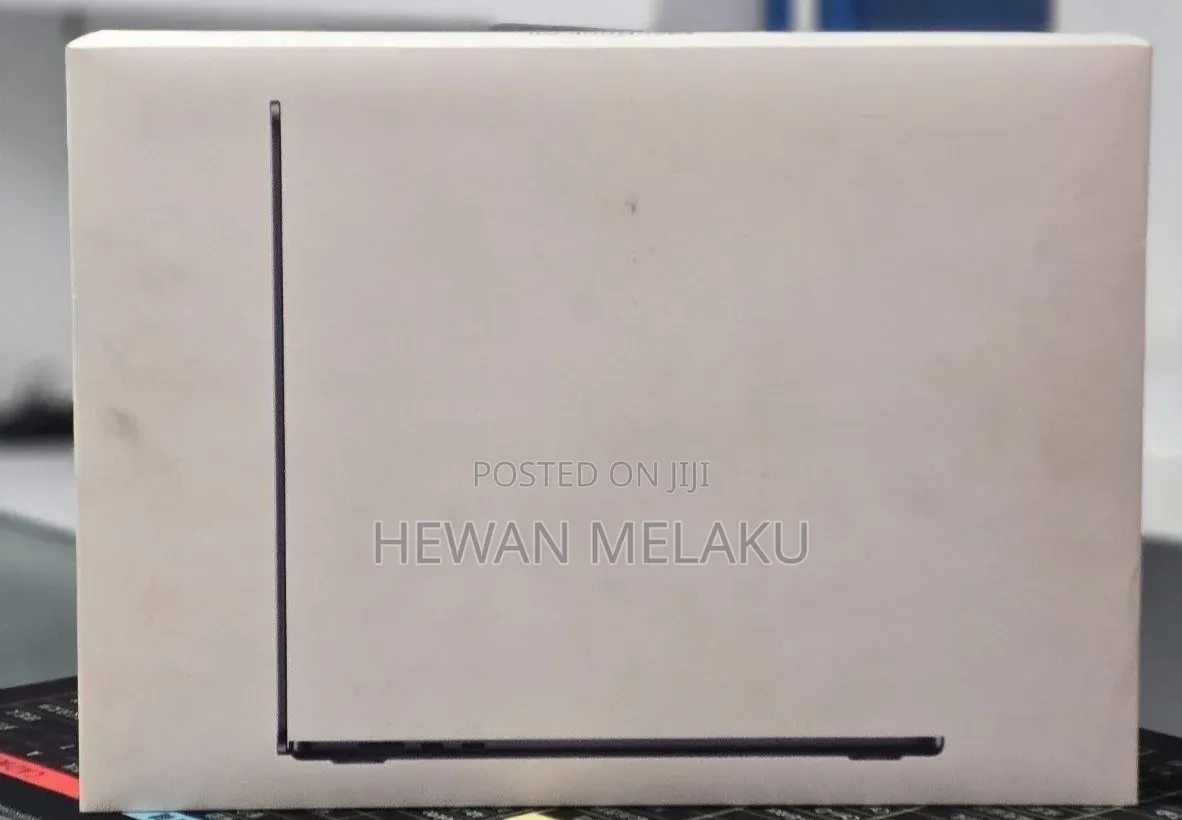New Laptop Apple MacBook Air 2025 M4 16GB Apple M4 SSD 256GB