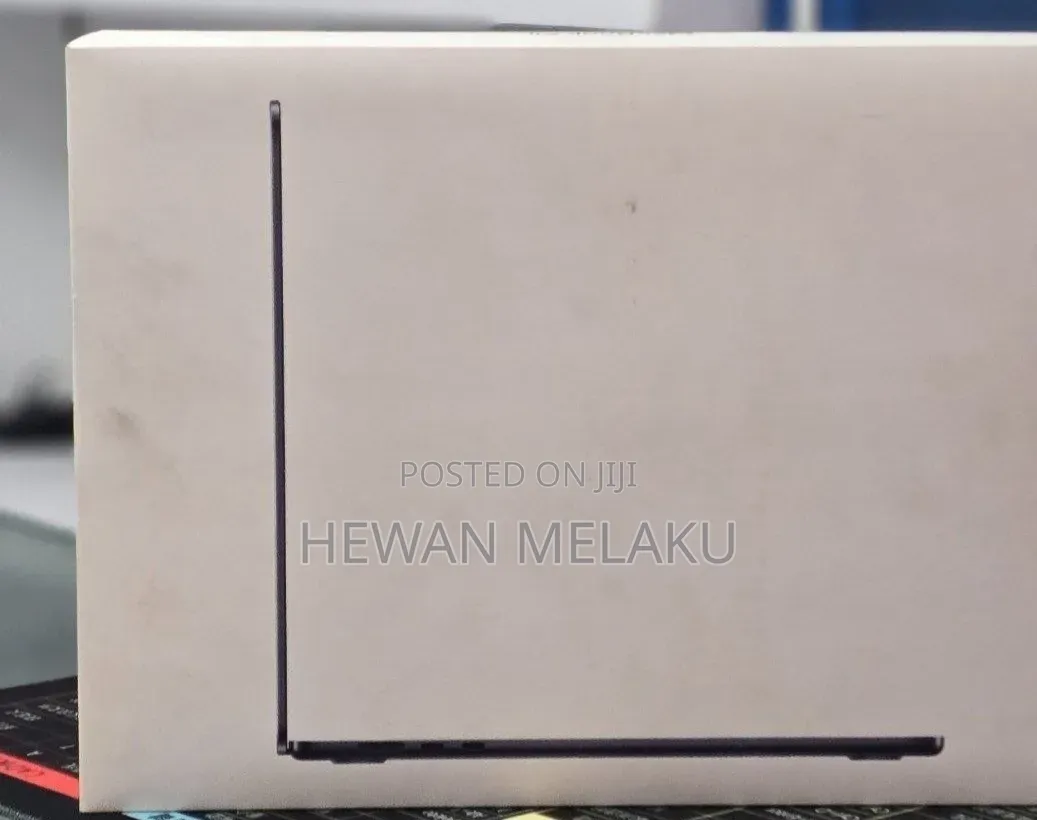 New Laptop Apple MacBook Air 2025 M4 16GB Apple M4 SSD 256GB