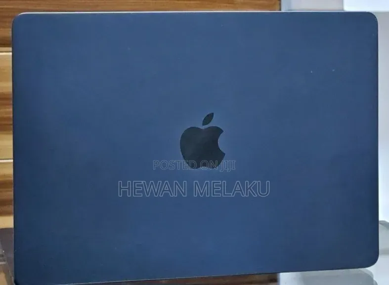 New Laptop Apple MacBook Air 2025 M4 16GB Apple M4 SSD 256GB