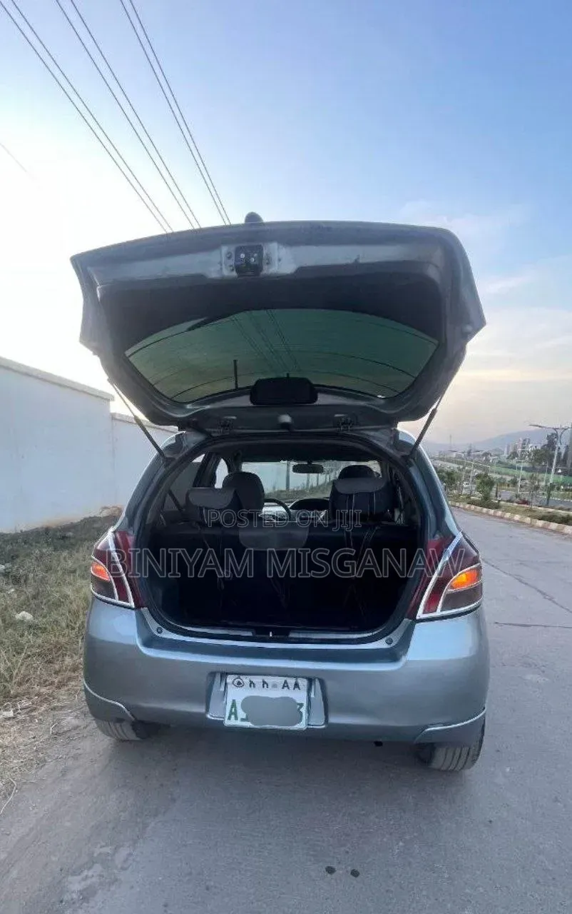 Toyota Yaris 2007 Gray