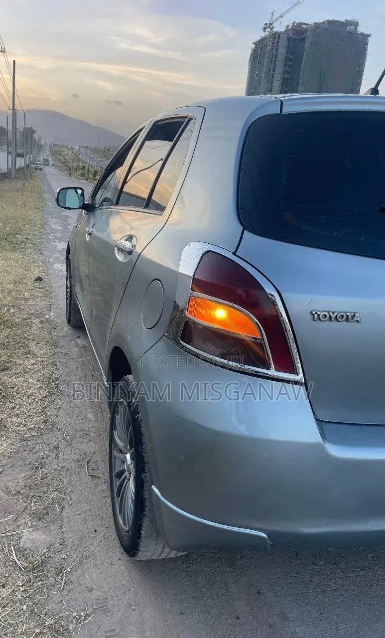 Toyota Yaris 2007 Gray