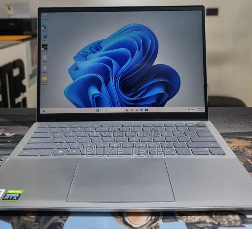 New Laptop Dell 16GB Intel Core i7 SSD 512GB