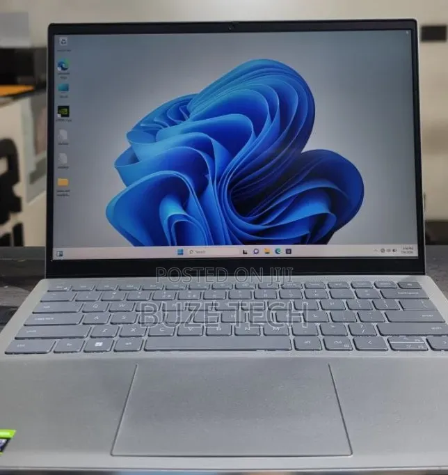 New Laptop Dell 16GB Intel Core i7 SSD 512GB