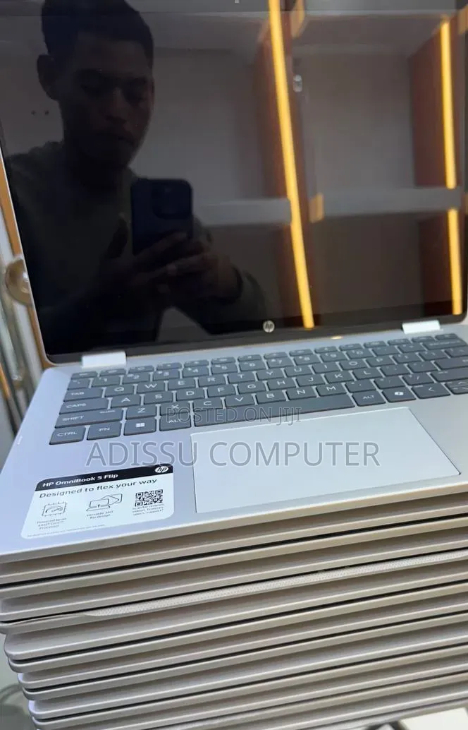 New Laptop HP OmniBook 5 14" 16GB Intel Core i7 SSD 512GB