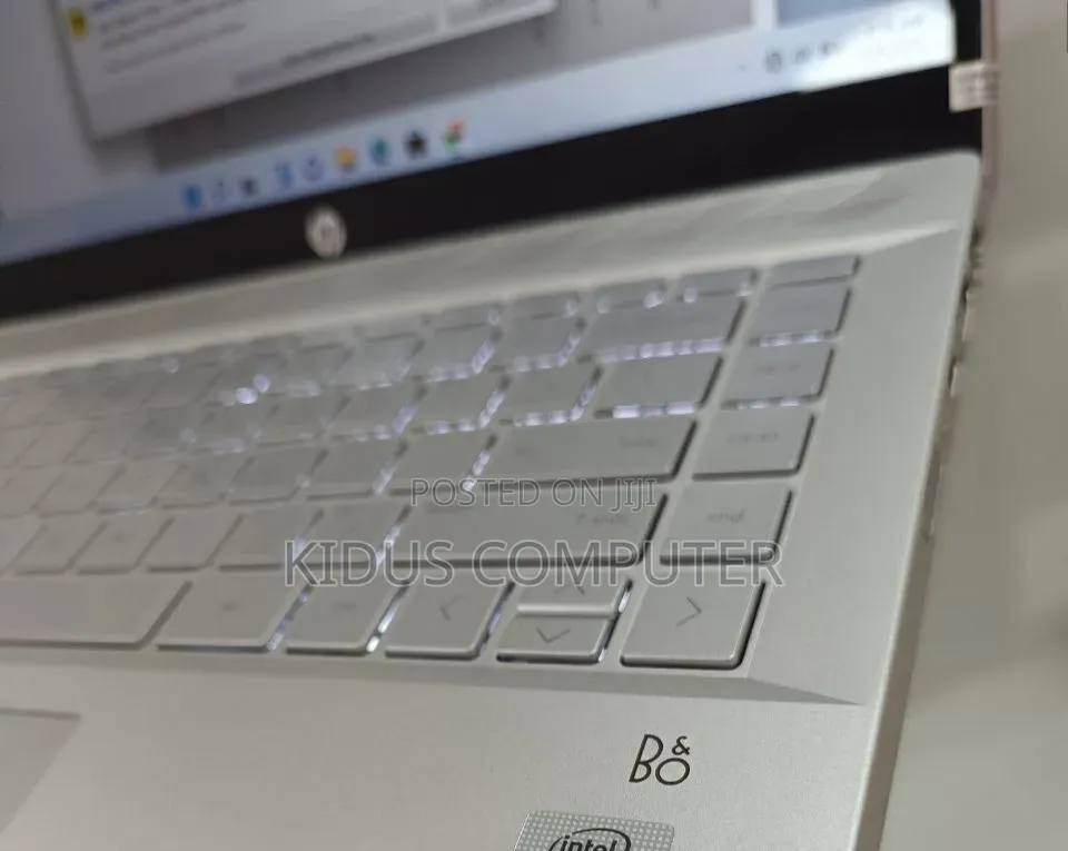 New Laptop HP Pavilion 15 8GB Intel Core i5 SSD 512GB