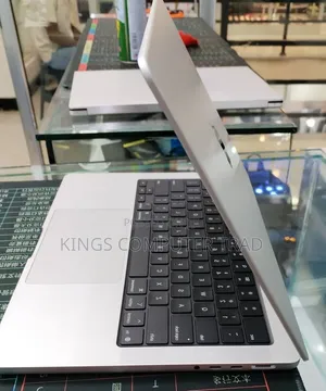 New Laptop Apple MacBook Pro 2025 M5 16GB Apple M5 SSD 512GB