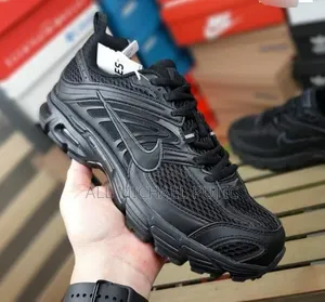 Nike Airmax Moto Shoes