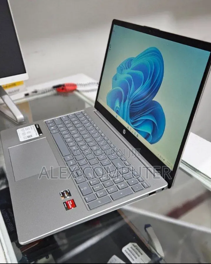 New Laptop HP Stream Notebook 16GB AMD Ryzen 5 SSD 256GB