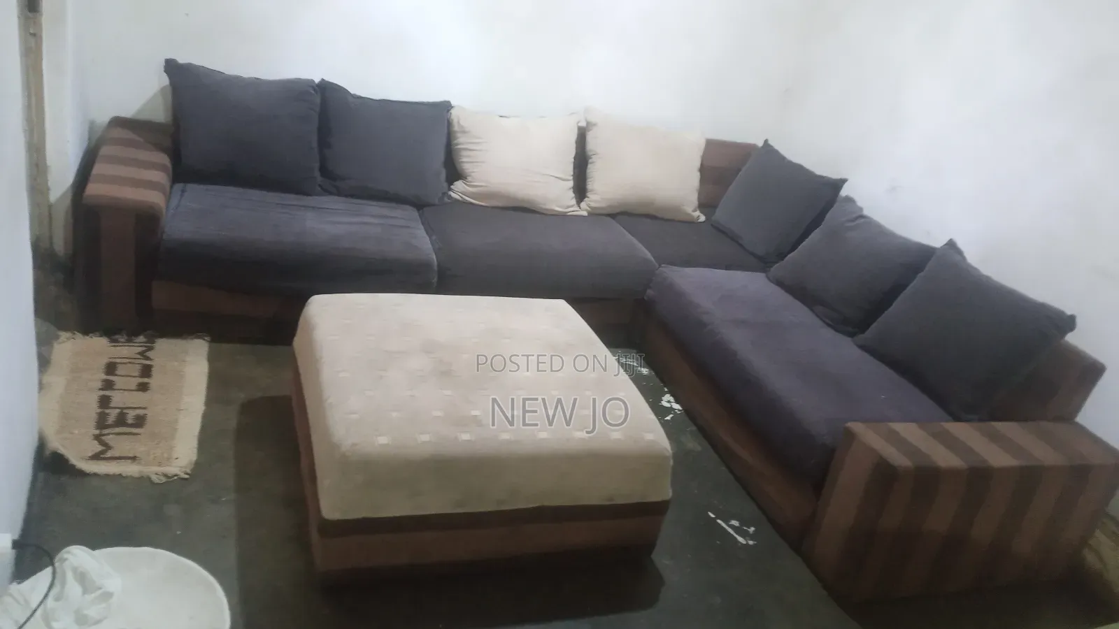 Uesed Sofa