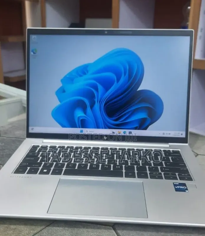 New Laptop HP EliteBook 840 G10 16GB Intel Core i5 SSD 512GB